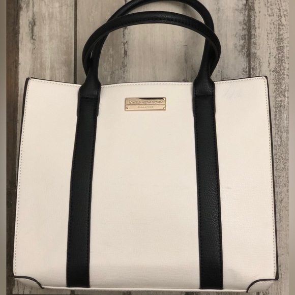 Purse - Picture 1 of 7